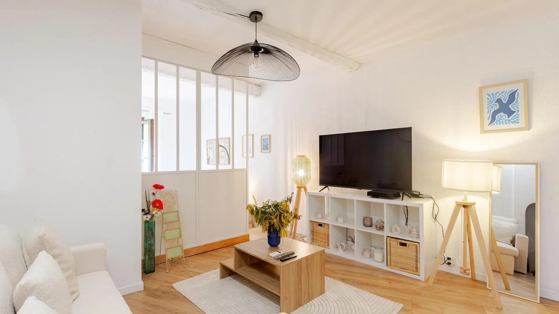 Cocon Charmant Et Paisible Au Coeur Du Vieux Nice Fransa
