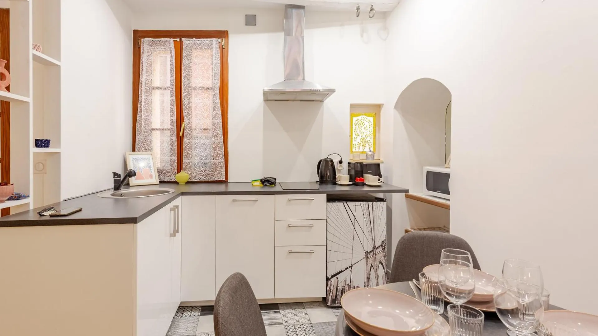 Cocon Charmant Et Paisible Au Coeur Du Vieux نيس شقة