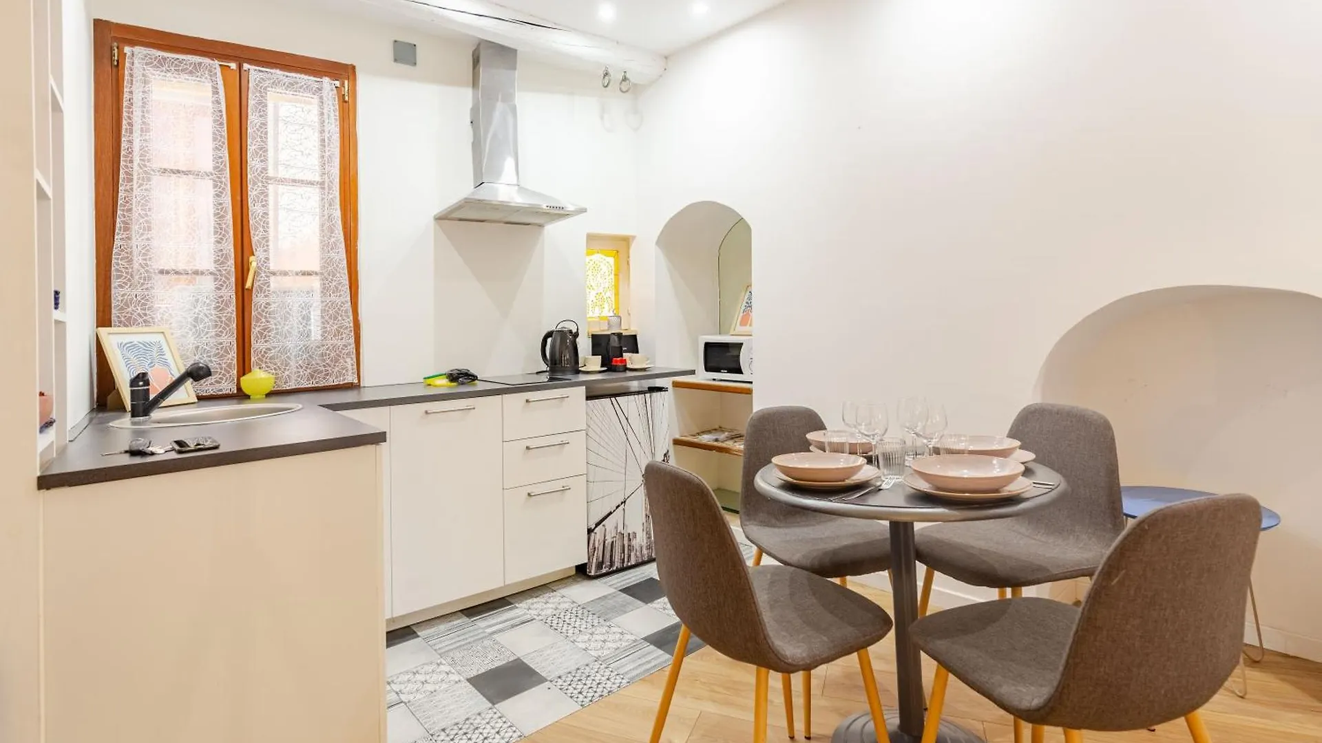 Cocon Charmant Et Paisible Au Coeur Du Vieux Nizza Appartamento